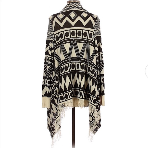 ACTIVE chevron black, cream cardigan. M - Picture 2 of 3